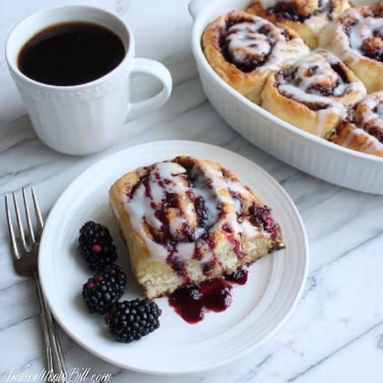 Blackberry Cinnamon Rolls Recipe