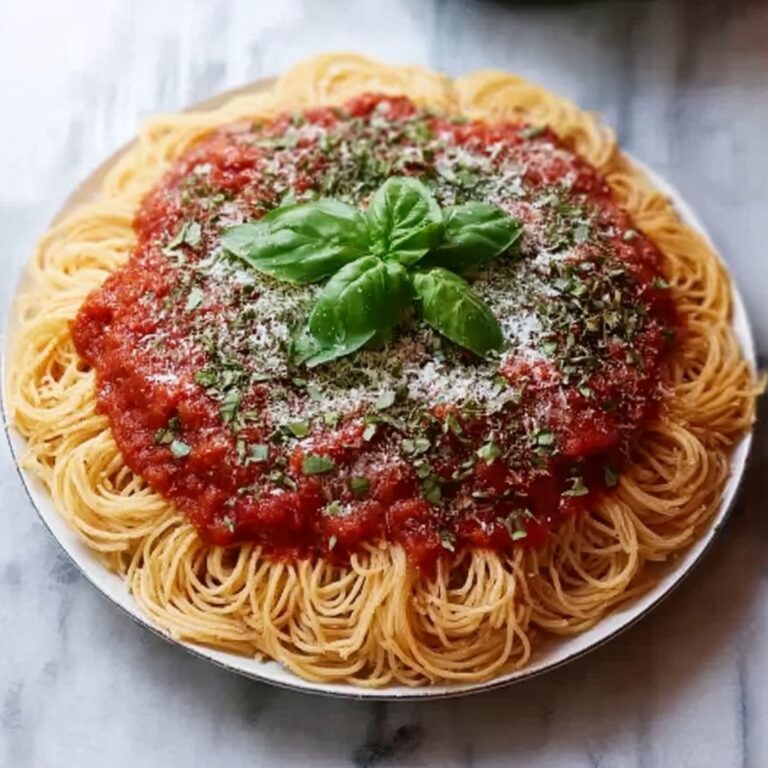 Homemade Spaghetti with Fresh Basil and Tomato Sauce Recipe